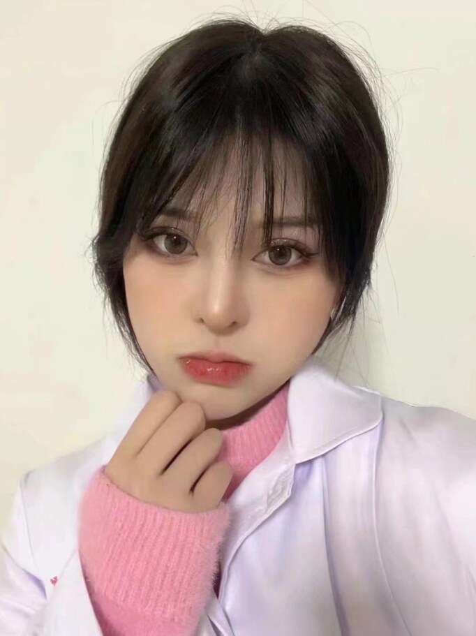 年轻小姐姐秋辞