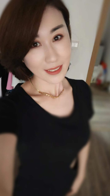 少妇很热情，可舌吻