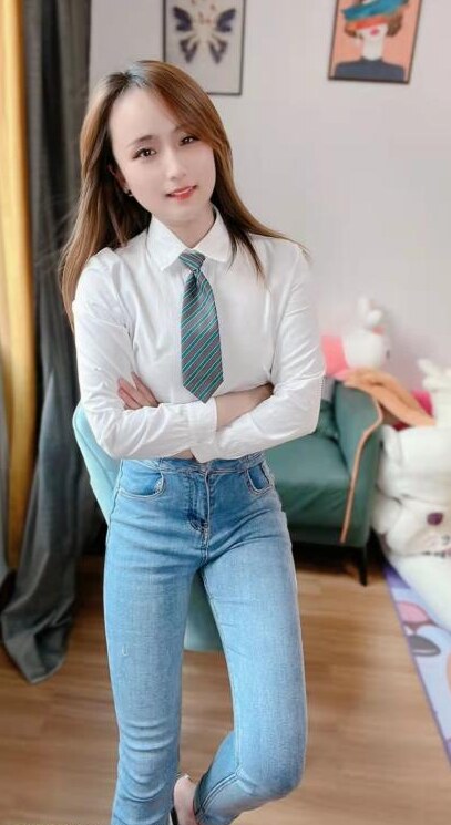 制服泄火小妞