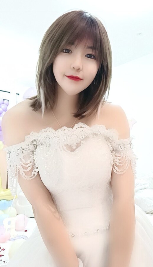 大胸妹子小雪