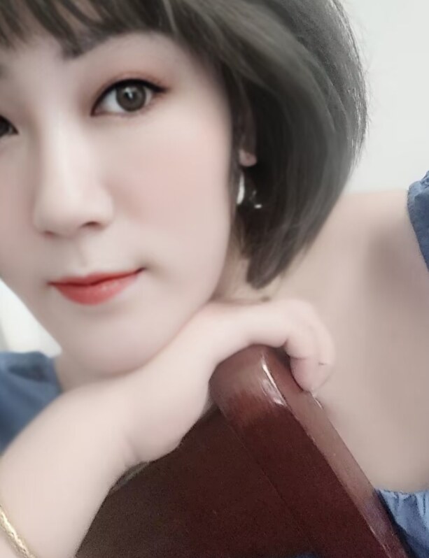 维族妹子还不错