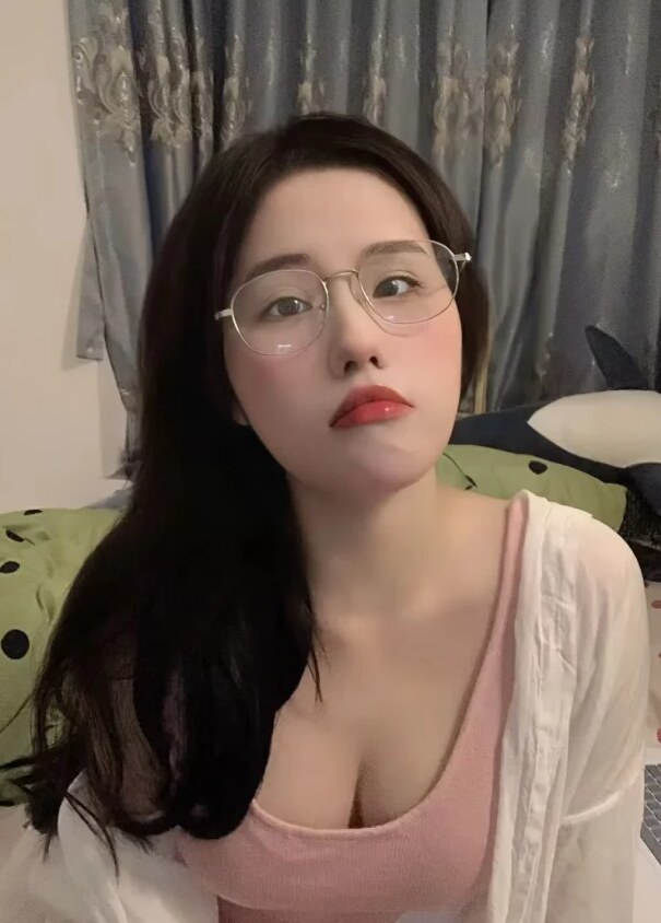 高性价比大奶少妇