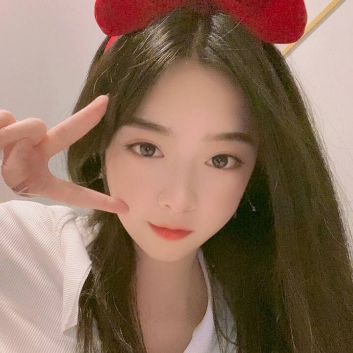 漂亮皮肤光滑小妹