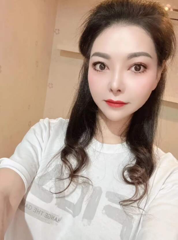 巨乳制服轻熟