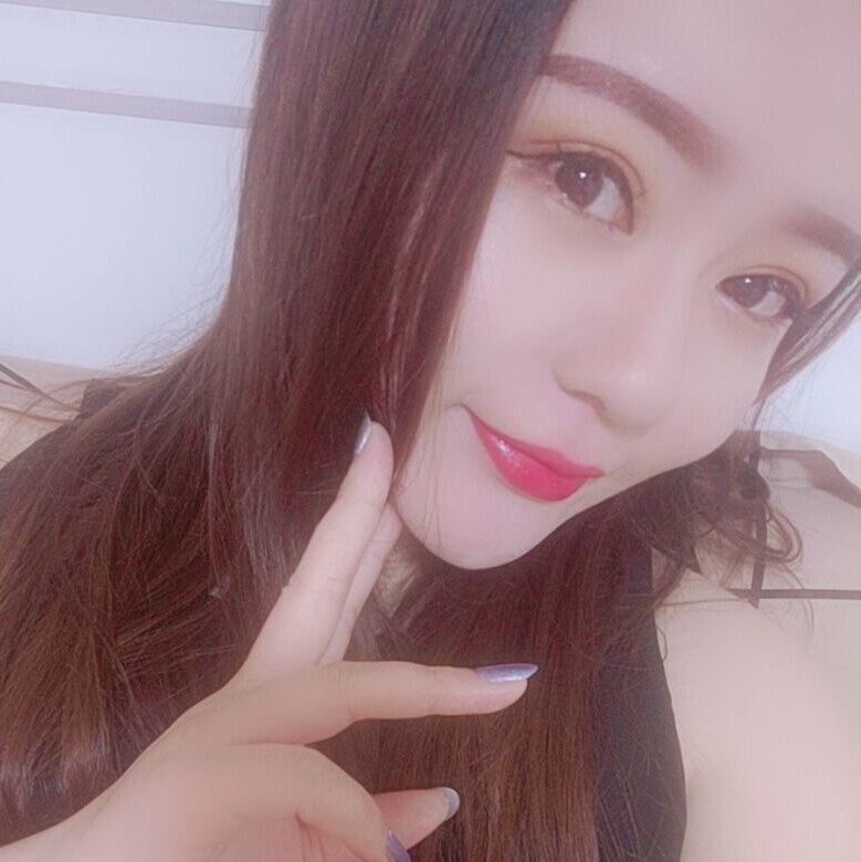 皮肤白嫩大美