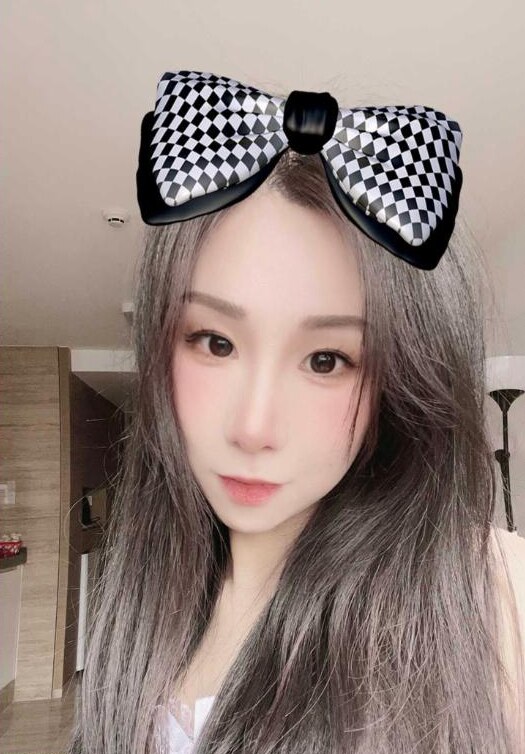 娇小可爱的萱萱
