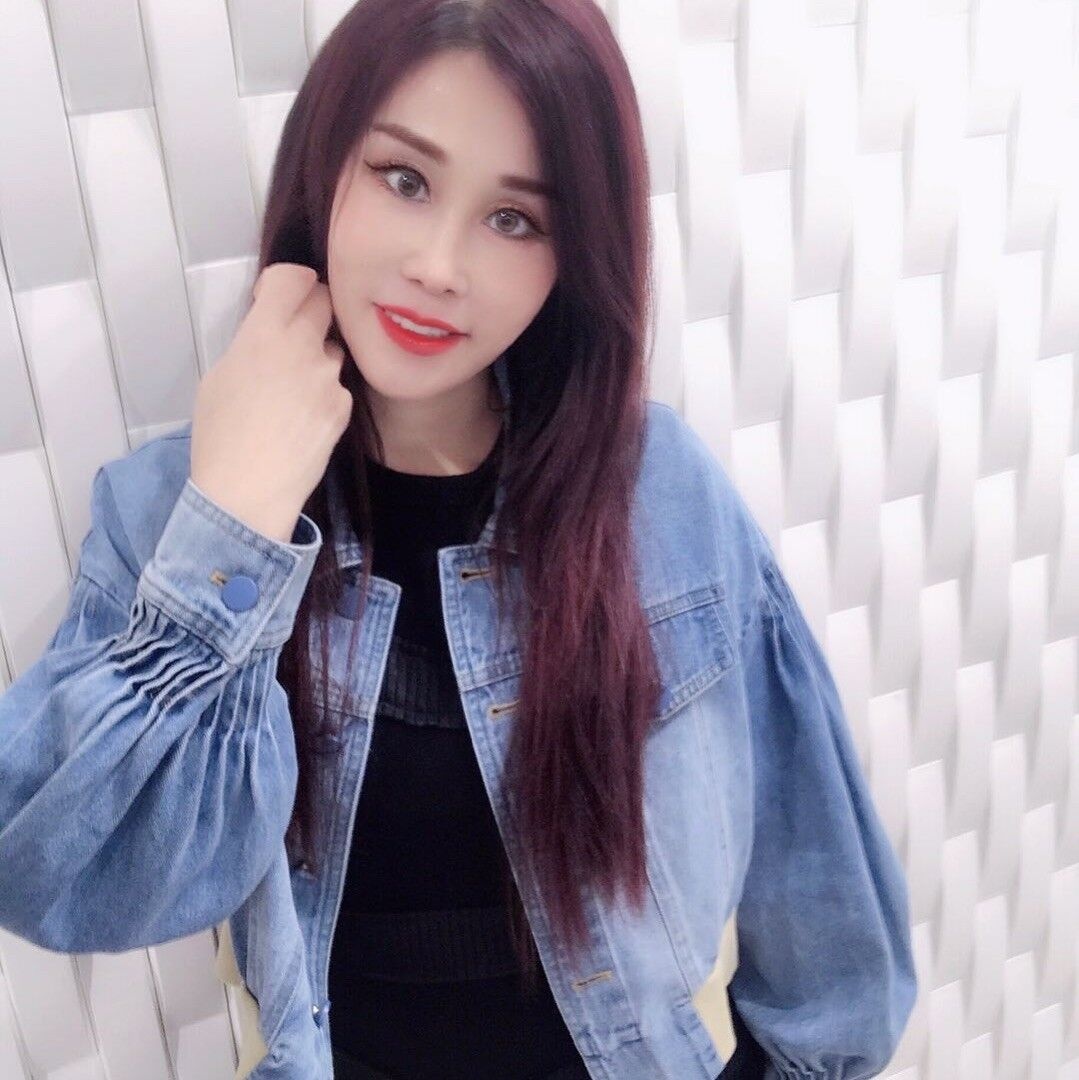 高挑大波美女晓晓