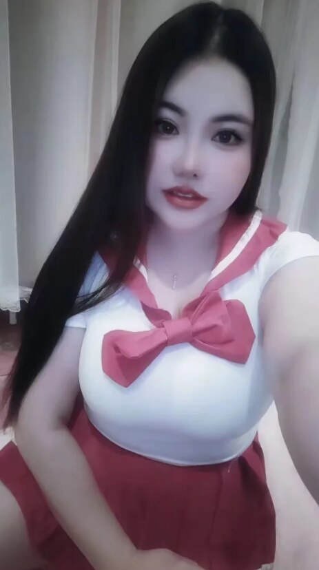 九亭地铁站超大F车灯