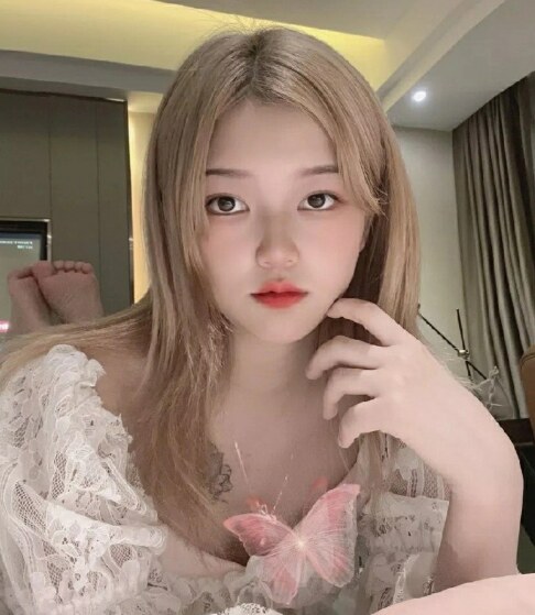 万达曼哈顿，年轻妹子