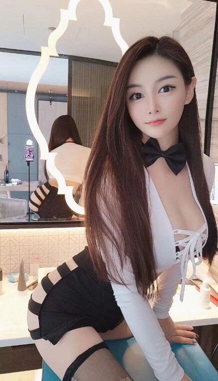 制服超多的风骚甜儿