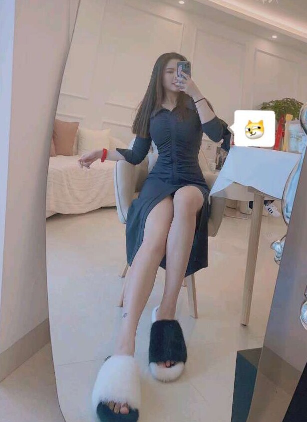 日常健身的妹子