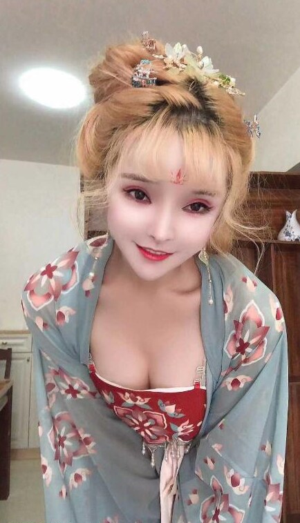 尺度超大后花园小狐狸