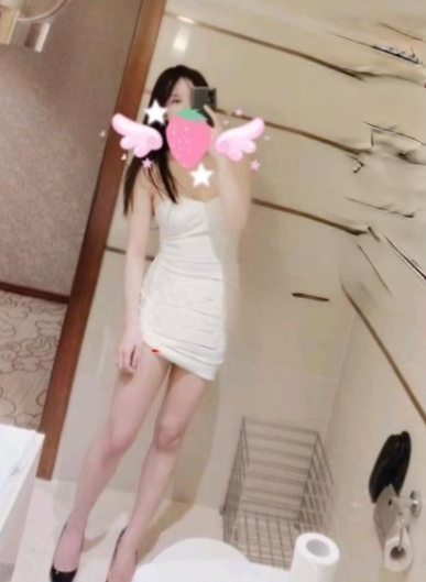 倾心中项语婷