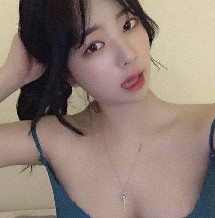 分享一个新入行的美女