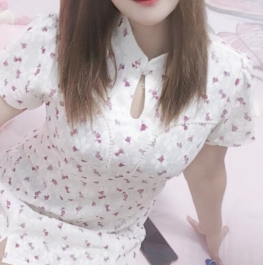 双飞龙华小姐姐