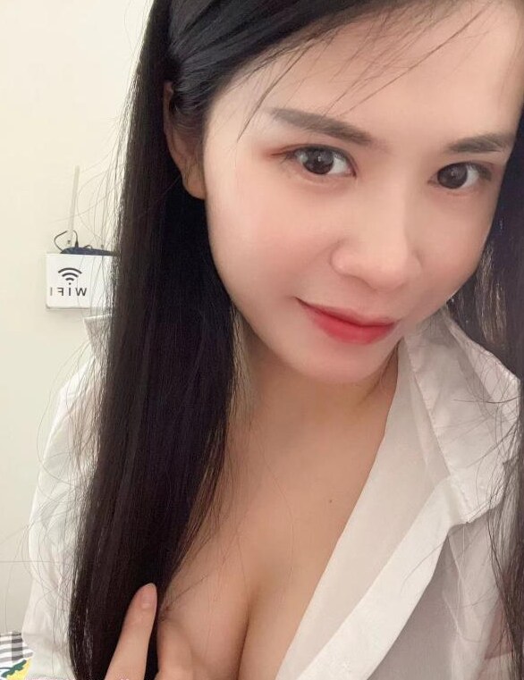 龙岗爱联地铁站橘子