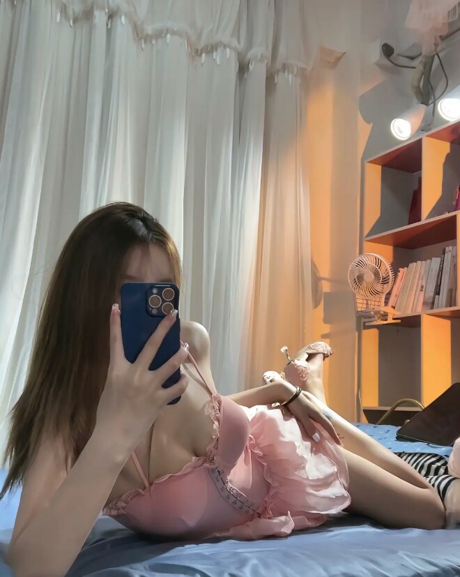 朝阳性感大奶妹