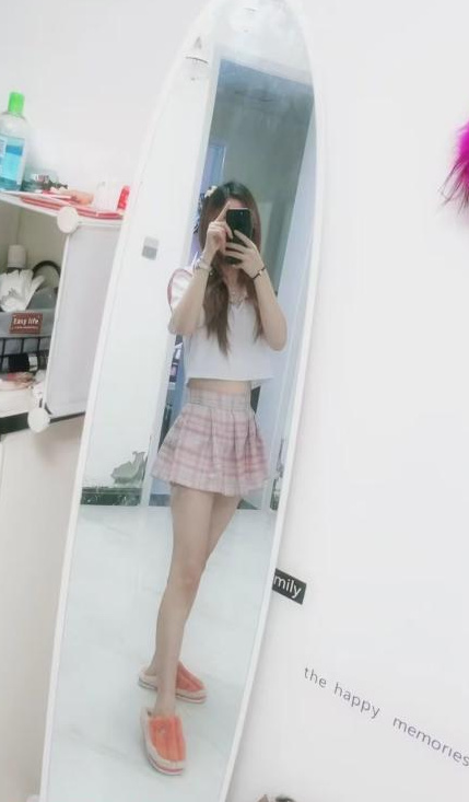 体验年轻苗条小妹