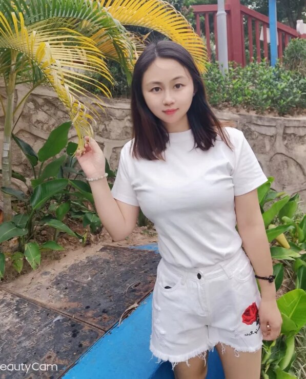 玩的很爽的嫩妹