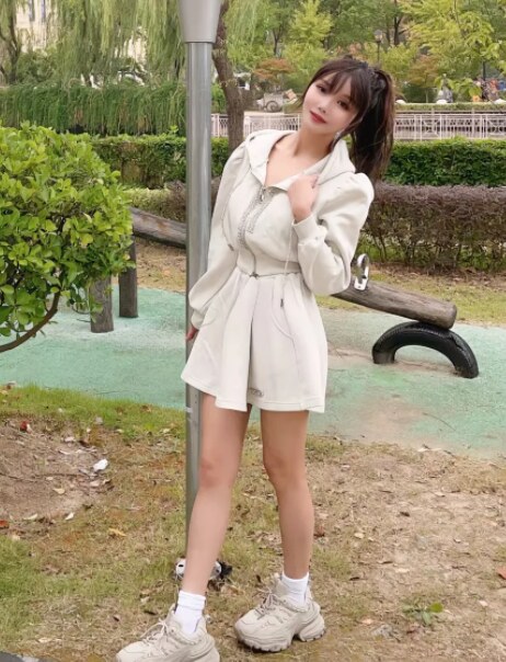 普陀身材很好的气质美女