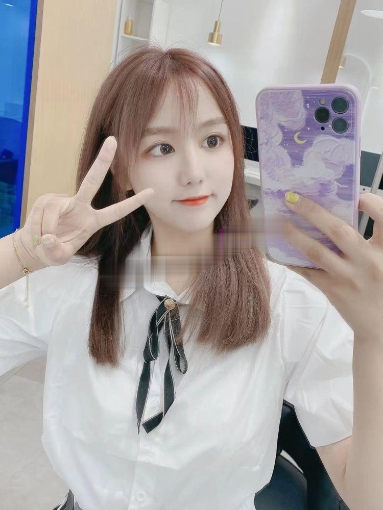丽江00后白虎学妹