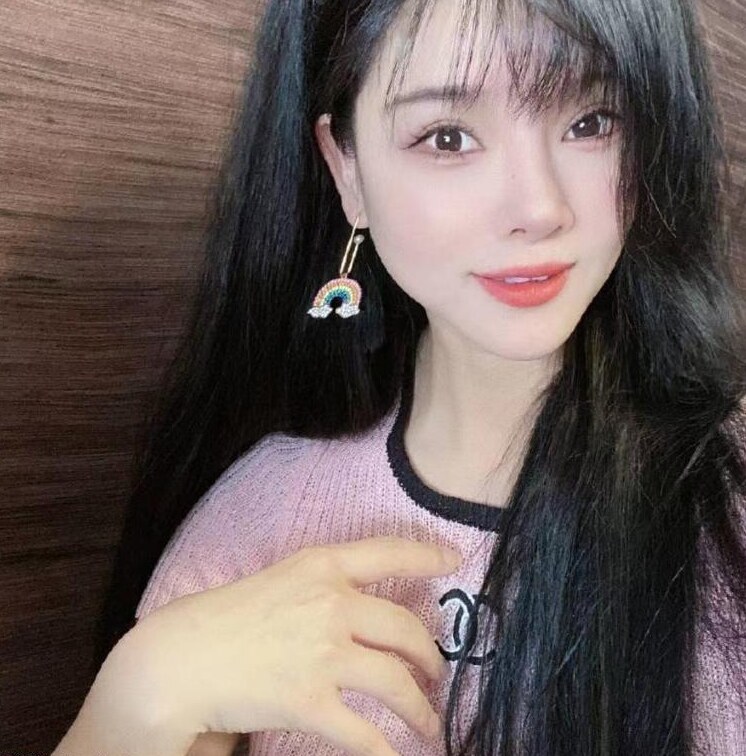 肤白貌美大长腿