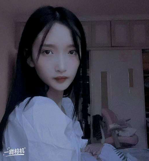 新街口年轻姐妹花