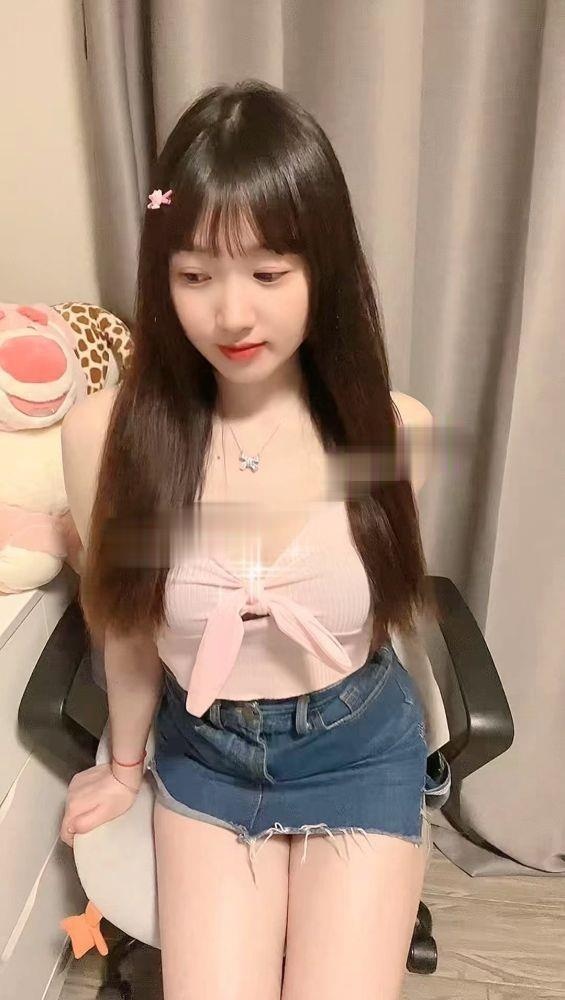 偶遇工厂文静妹子一枚