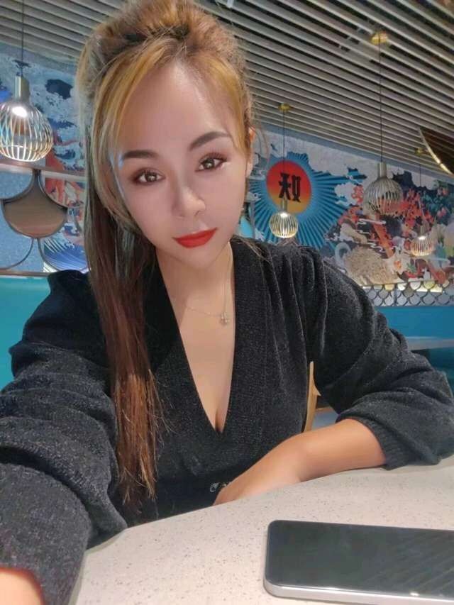 南开区会喷水的小姐姐