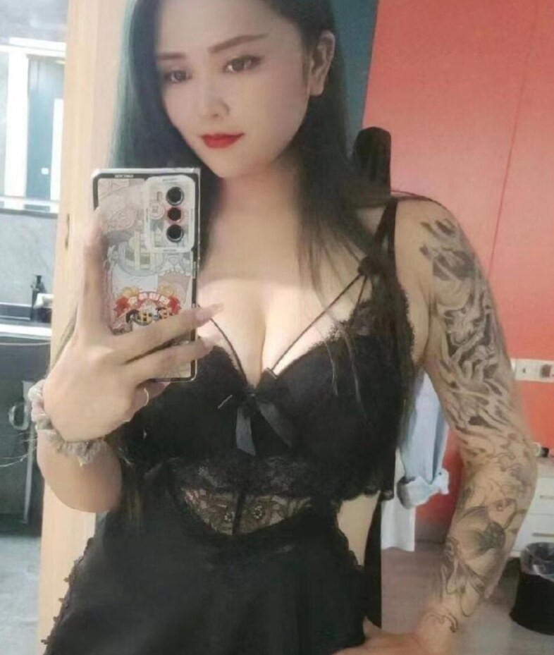 东丽花臂少女