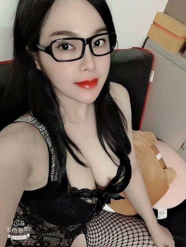 大胸服务系少妇