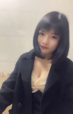 体验巨乳小妹妹晴晴