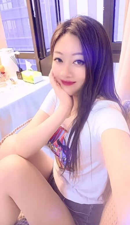 房山会跳艳舞的女孩