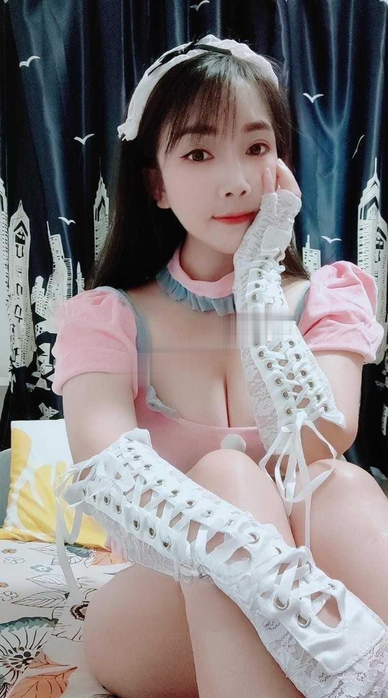 很会配合的大屁股妹子