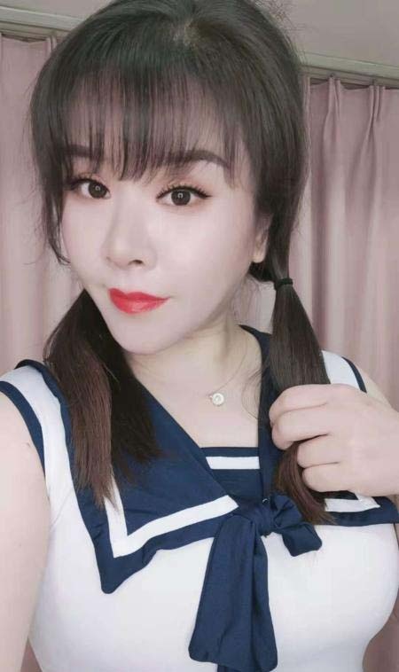 大胸肥臀骚妇一枚