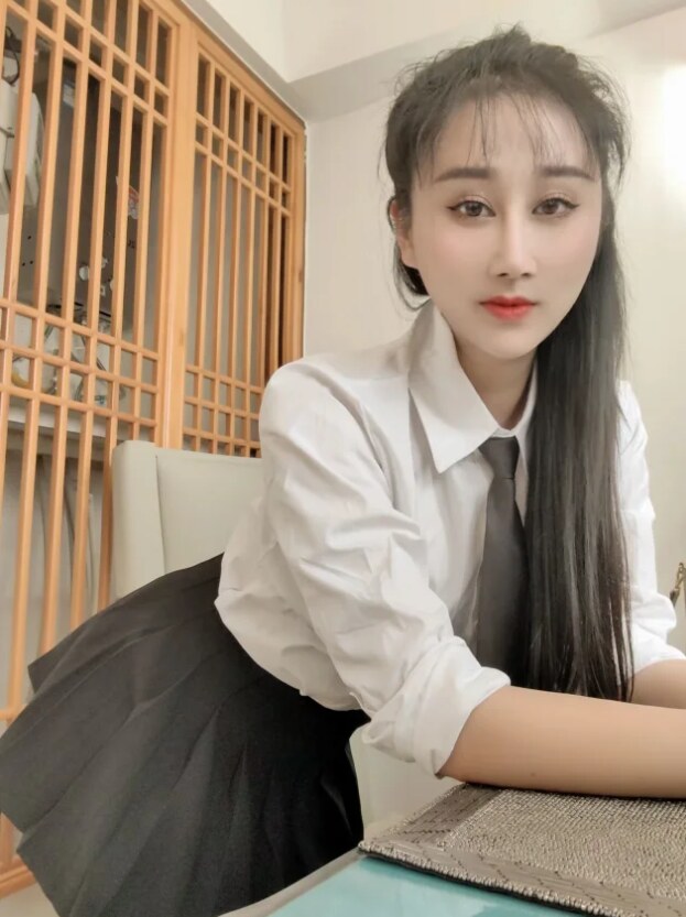 婷婷莎莎双飞体验