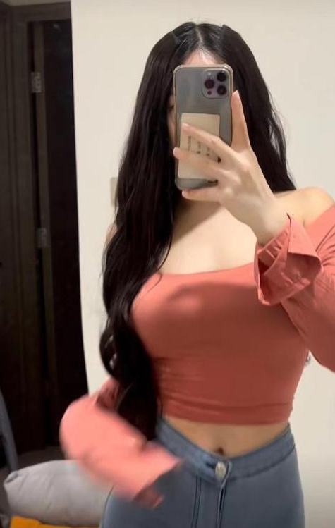 肤白温柔瑜伽老师