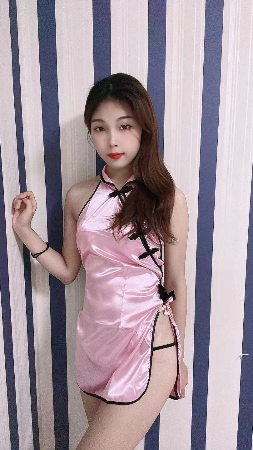 朋友推荐的年轻美眉