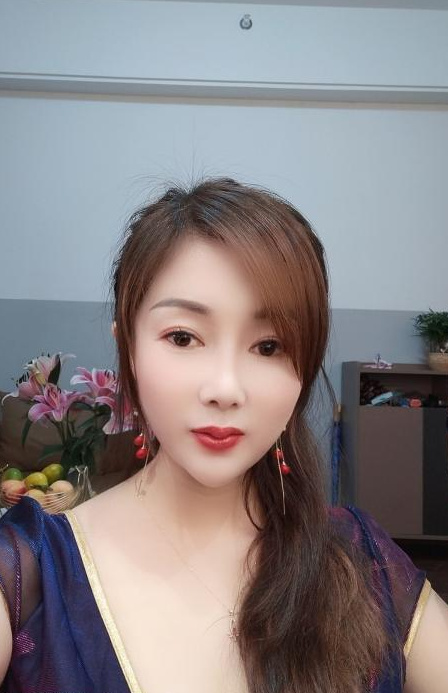 口活很棒的少妇