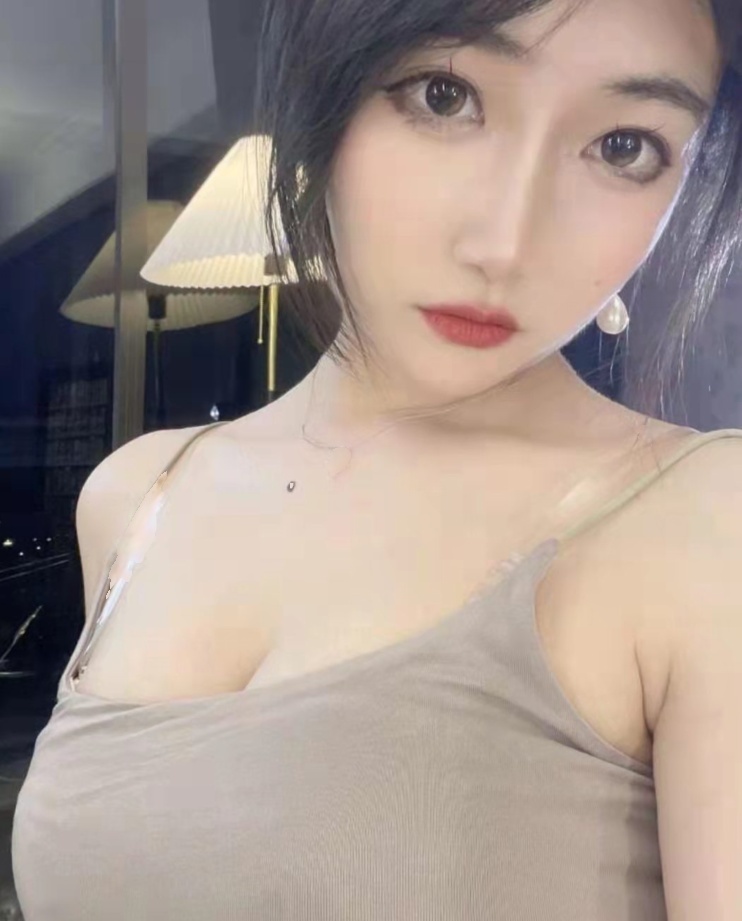 丝袜大长腿嫩妹