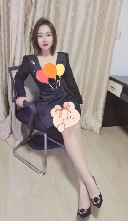 体验大屁股胸妹