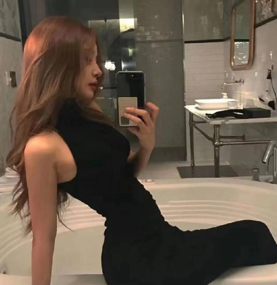 龙华小姐姐清纯系芊芊