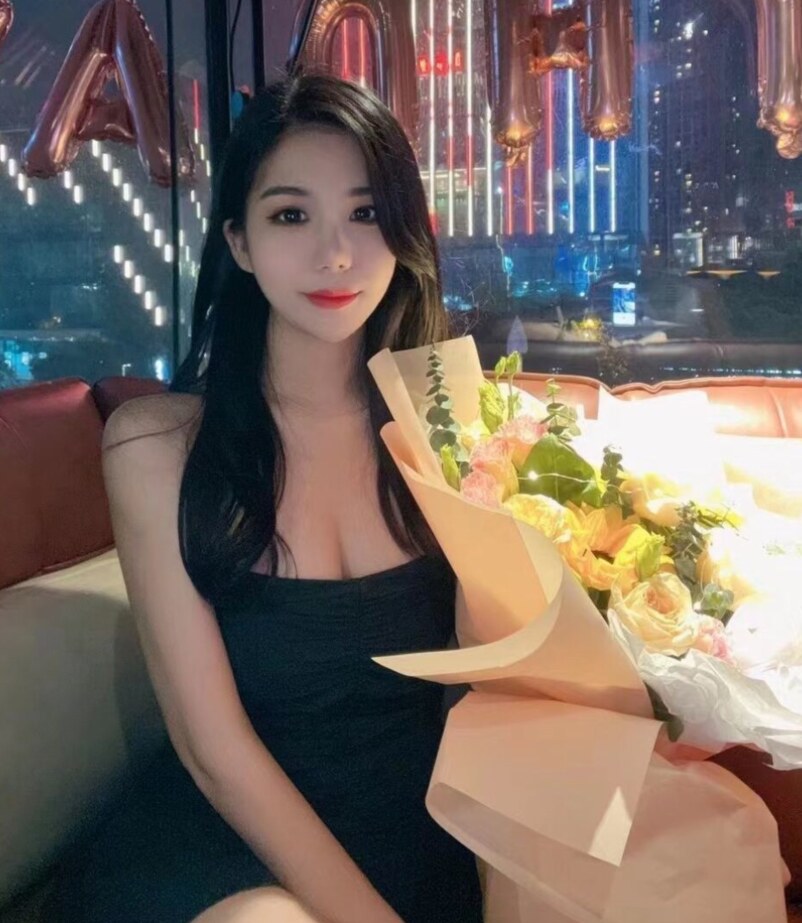 御姐兼职小妹