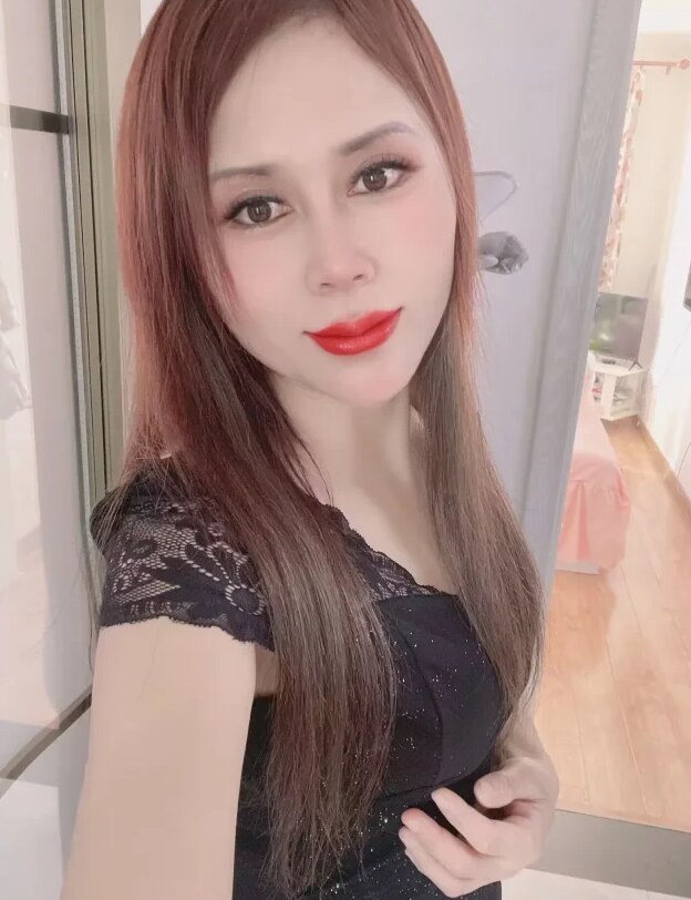 昆山三张翘臀少妇