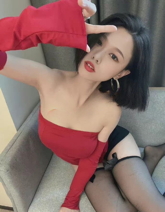 宁波的短发少妇