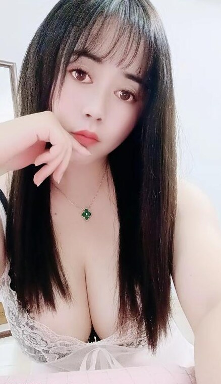 江宁大胸性感妹
