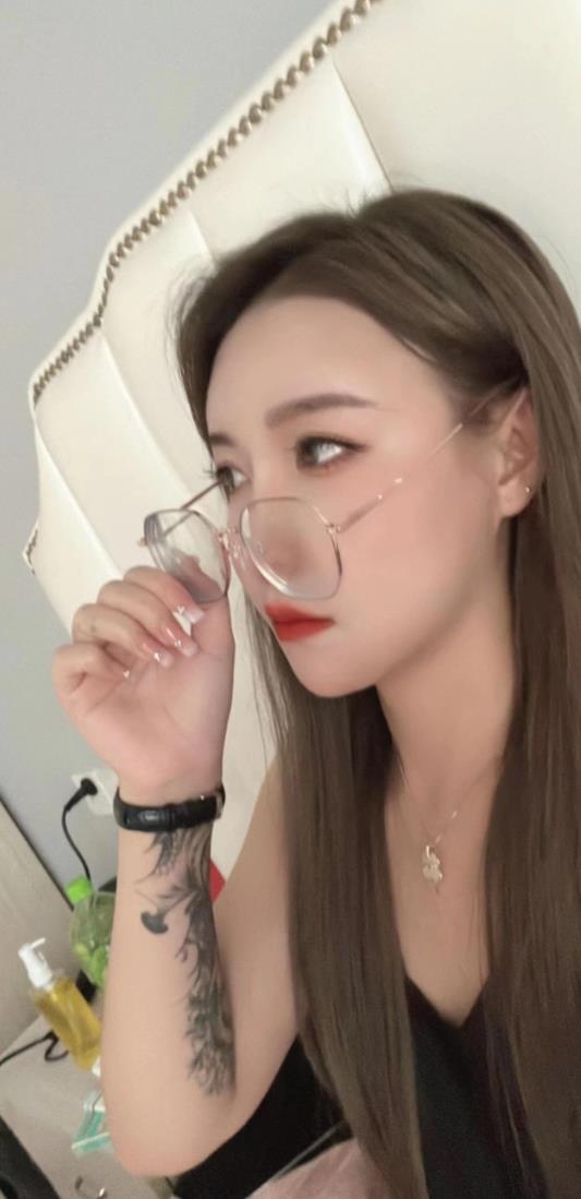  倩倩妹妹。人美活好胸大