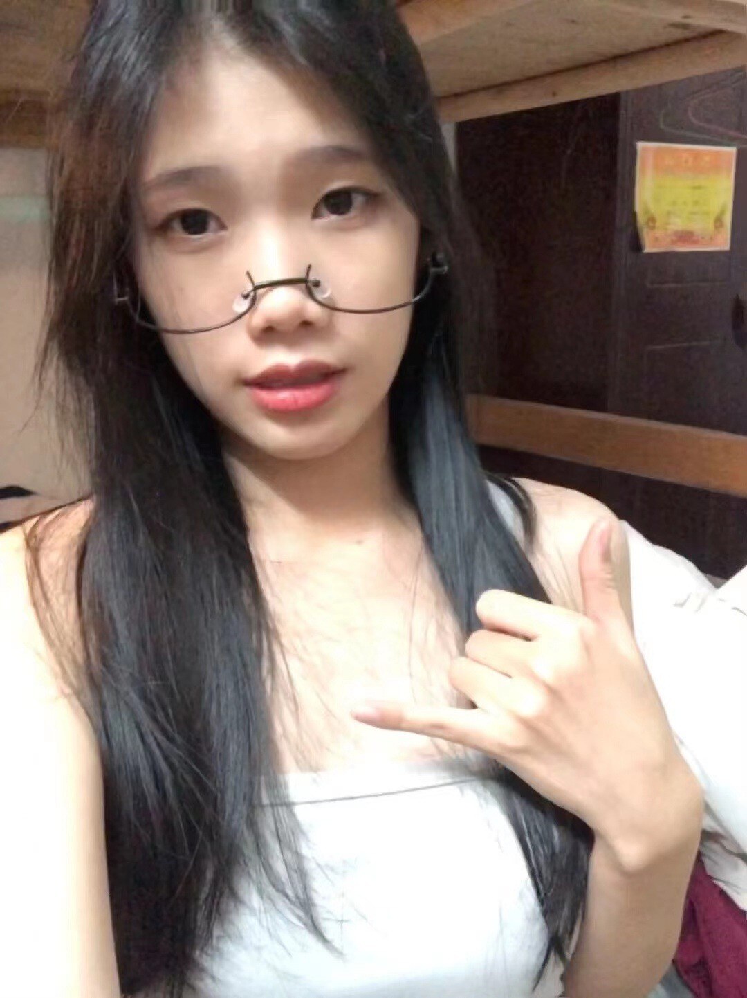 虹口发现一枚年轻美女