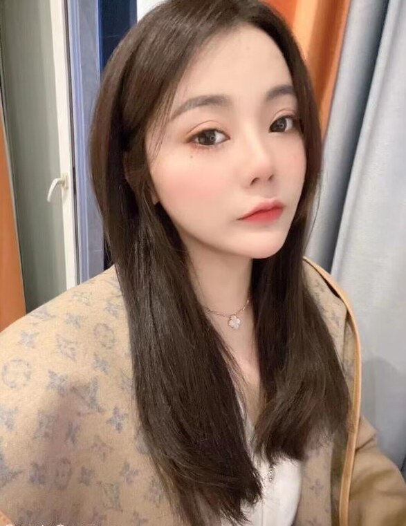 姑苏区瑜伽女孩萌萌