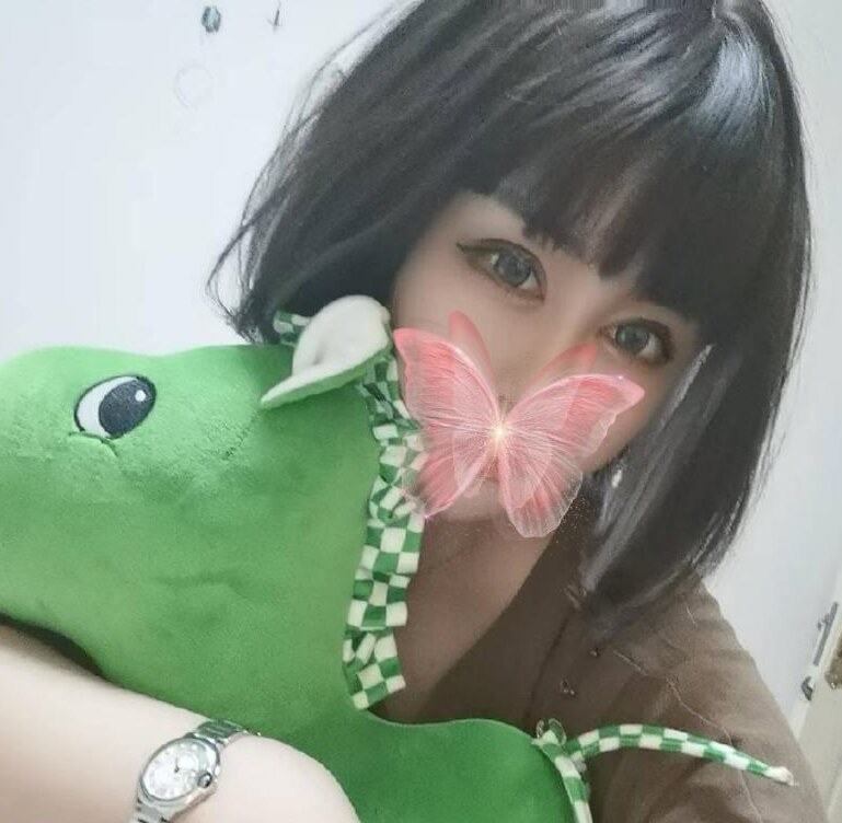 青岛市区服务型美女